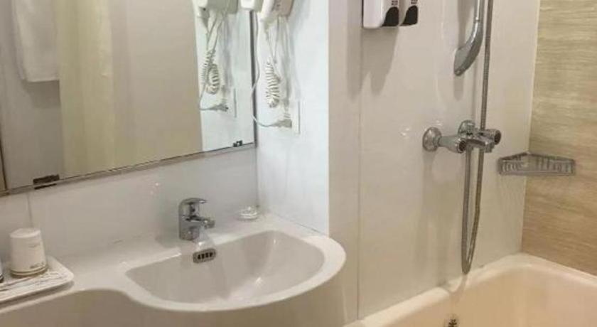 Cozy Hotel Сямън Екстериор снимка